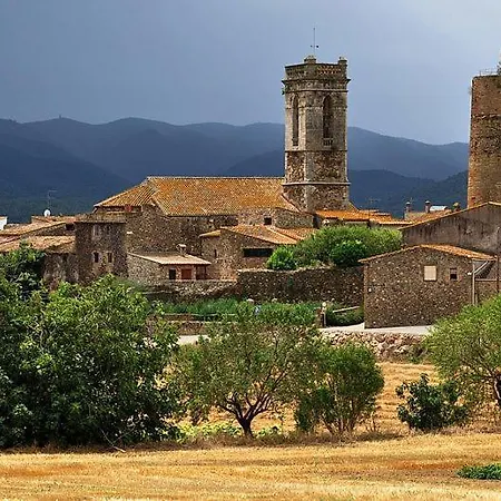 Baix Empordà. Increíble Casa En Pueblo Medieval *